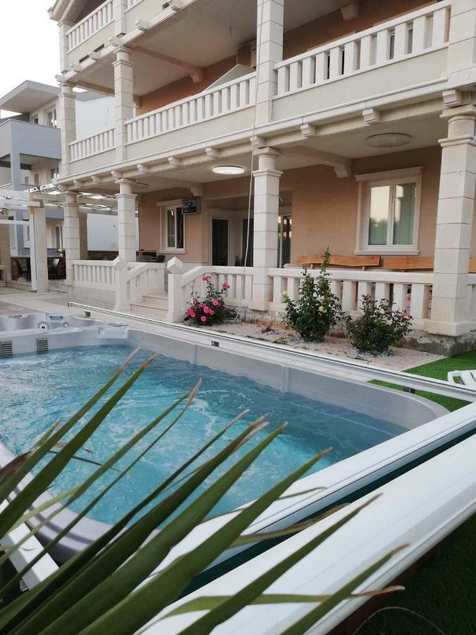 Guesthouse Villa Jurisic Novalja Kültér fotó
