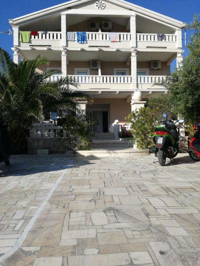 Guesthouse Villa Jurisic Novalja Kültér fotó